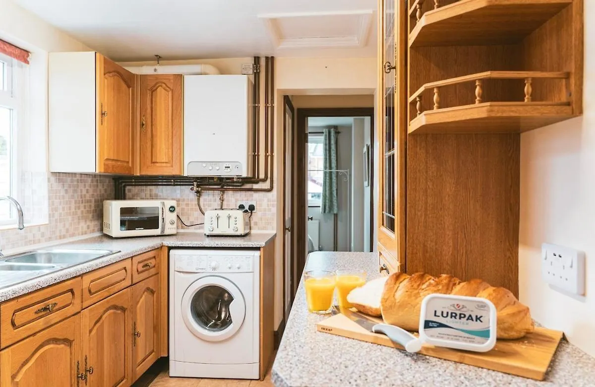 The Naunton Nook Apartment Cheltenham 0*,